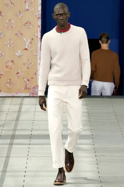 Look 9
